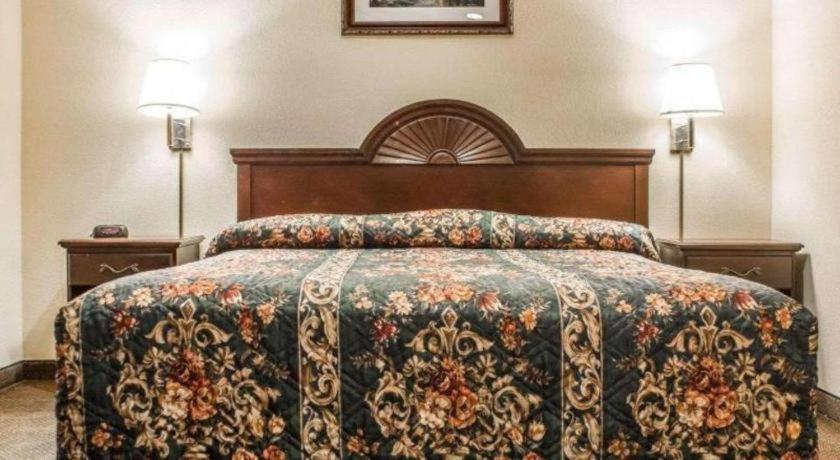 Hotel Econo & Airport Syracuse