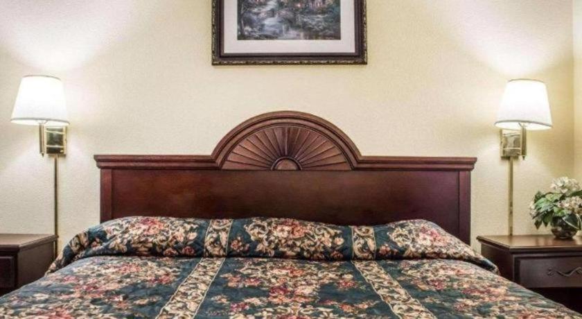Hotel Econo & Airport Syracuse